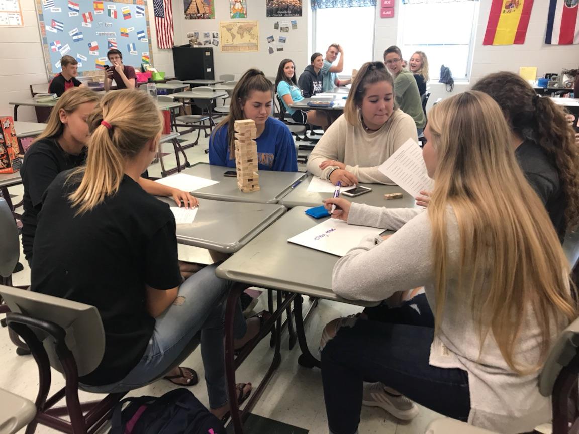 BTHS_GSturgeon's tweet image. Creative instruction in Mrs. Dall&apos;s Spanish class. At BTHS we make learning fun!  #InnovativeInstruction