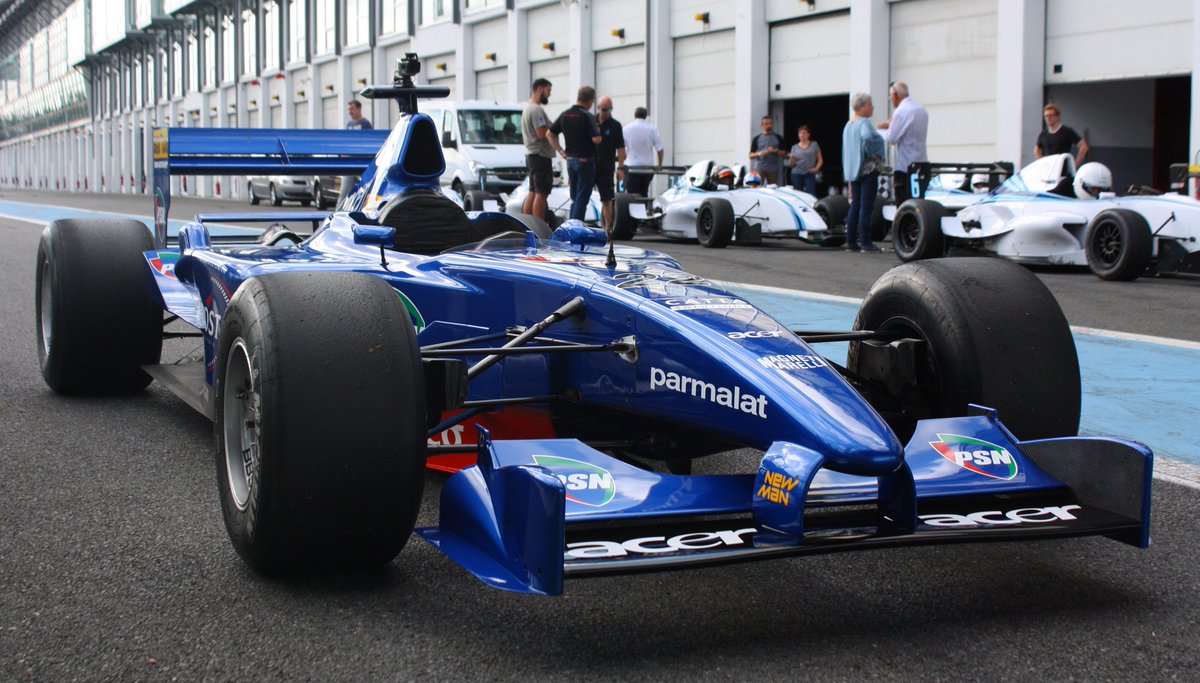 MagnyCoursTrack's tweet image. │#ROULAGE│

#LRS était de retour aujourd’hui avec les #Formule1 et les #FormuleRenault 🏎️ 😁