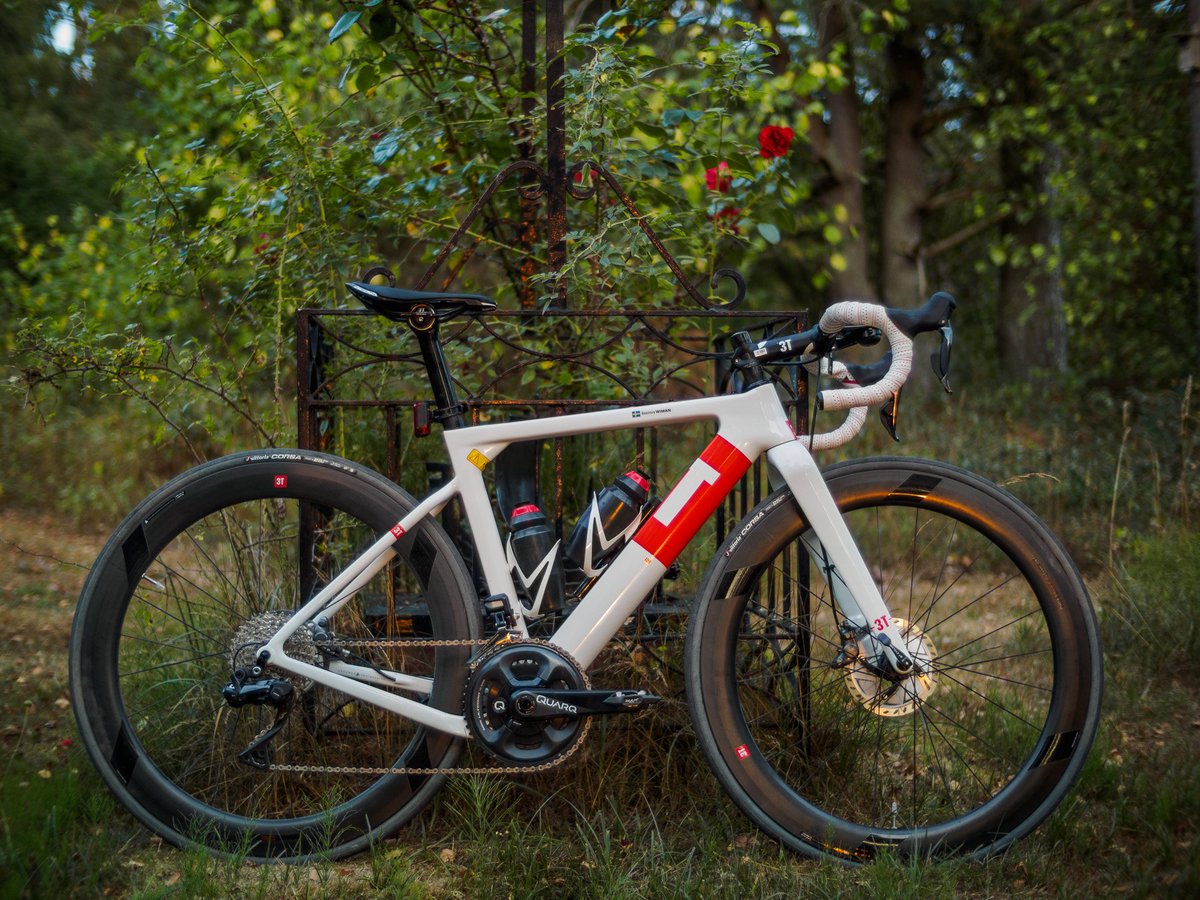 road wheels on gravel bike