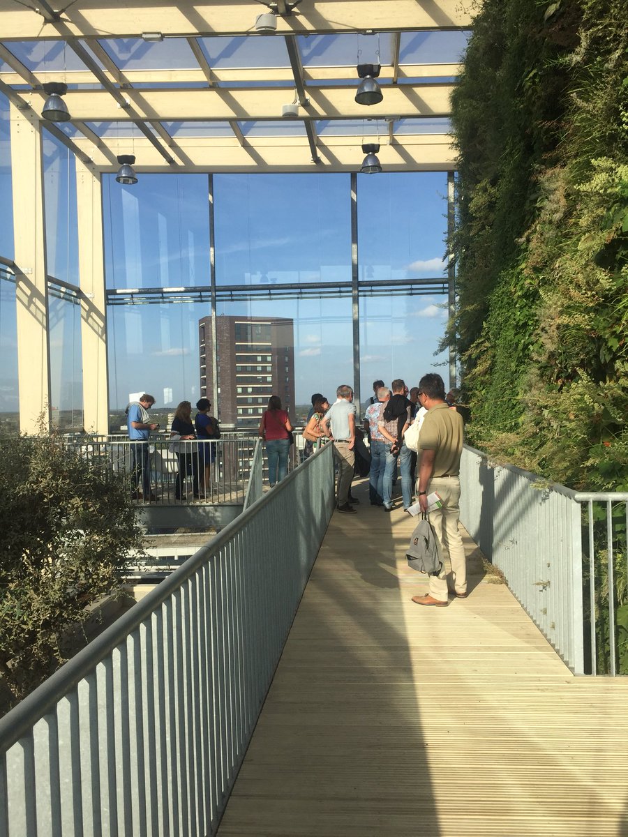 berkvens_ellen's tweet photo. Vandaag @KvK_NL  is vandaag op bezoek bij @gemeentevenlo om zich te laten inspireren door CE en @C2CExpoLAB. Leuke vragen zodat we samen een stap verder kunnen gaan. https://t.co/WjjX36A7a2