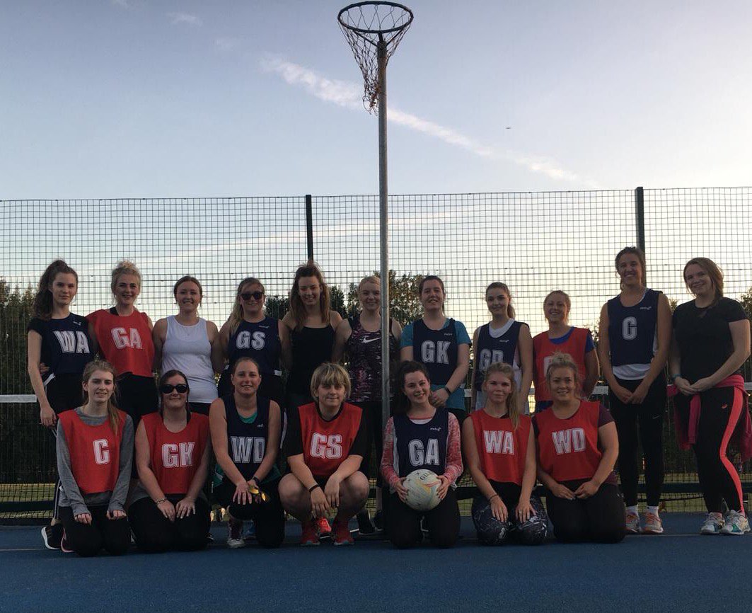 NetballBucks's tweet photo. Mid-week motivation :) Aston Clinton Back to Netballers striking a pose! #squadgoals Whether it's been a while since you were on court or if you've never played netball before, come and join the Back to Netball fun! Mondays 6-7pm at Aston Clinton park £5/session. #NetballFamily https://t.co/pE5xkTPT5u