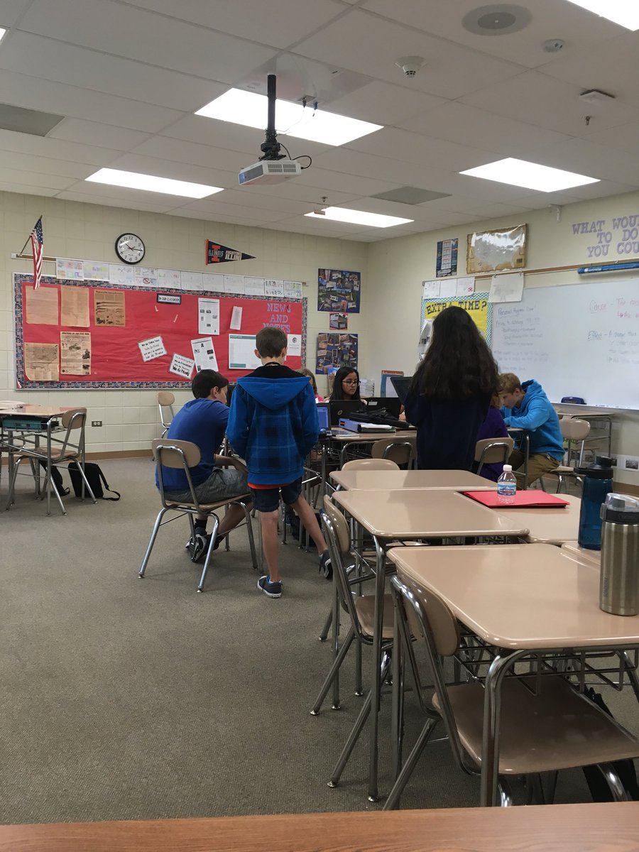 amotz158's tweet photo. 4th period trial prep! We’re putting the soldiers in the Boston Massacre on trial. #MMS7two #Marlowe158 https://t.co/Wl59AN6m95