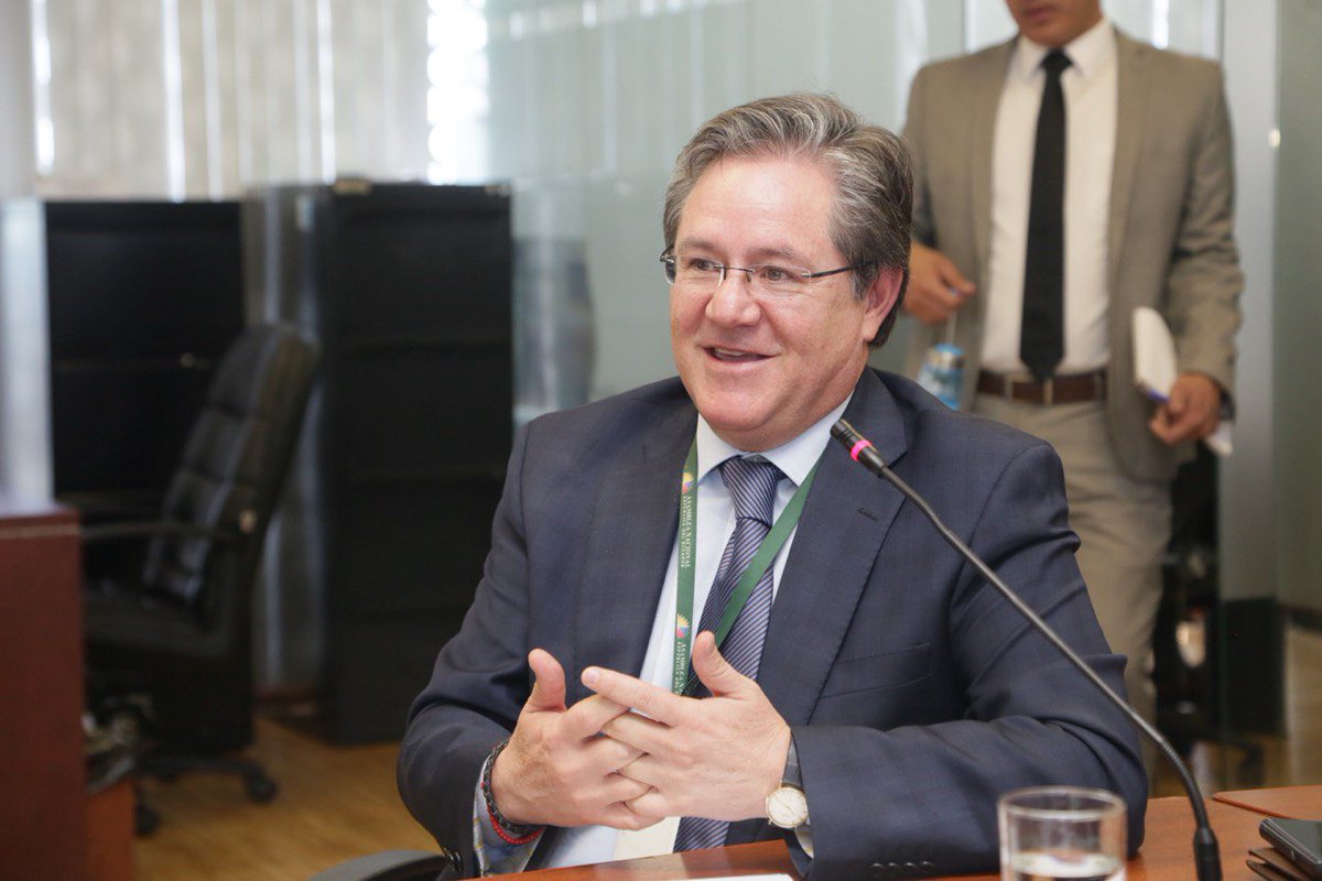AsambleaEcuador's tweet photo. #MarcoSubia representante de #ARLAE menciona: “Se confunde los vuelos regulares con los charter y taxi aéreo, que no están sujetos a itinerarios ni frecuencias. Se debería tomar en cuenta los conceptos de la Organización de Aviación Civil internacional #OACI”. https://t.co/Q8FvJz7gOE