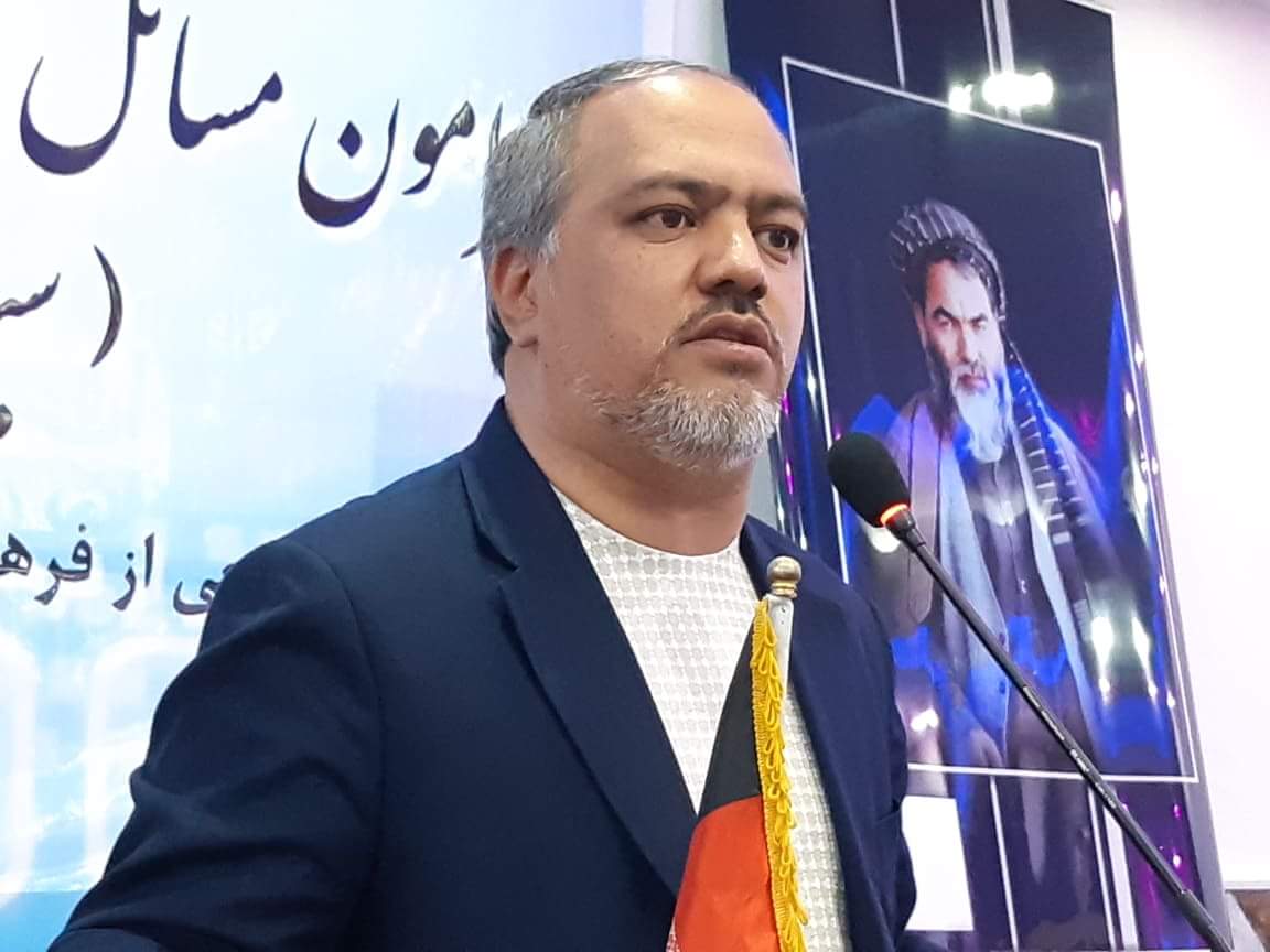 RAndishmand's tweet photo. آقای بهزاد نماد تعهد،صداقت و سیاست https://t.co/4HzXnYI36k