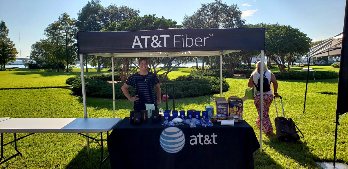 PlantationXing's tweet photo. Only thing hot than the temperature is the sales #OneFLA https://t.co/wJrL1em0Wd