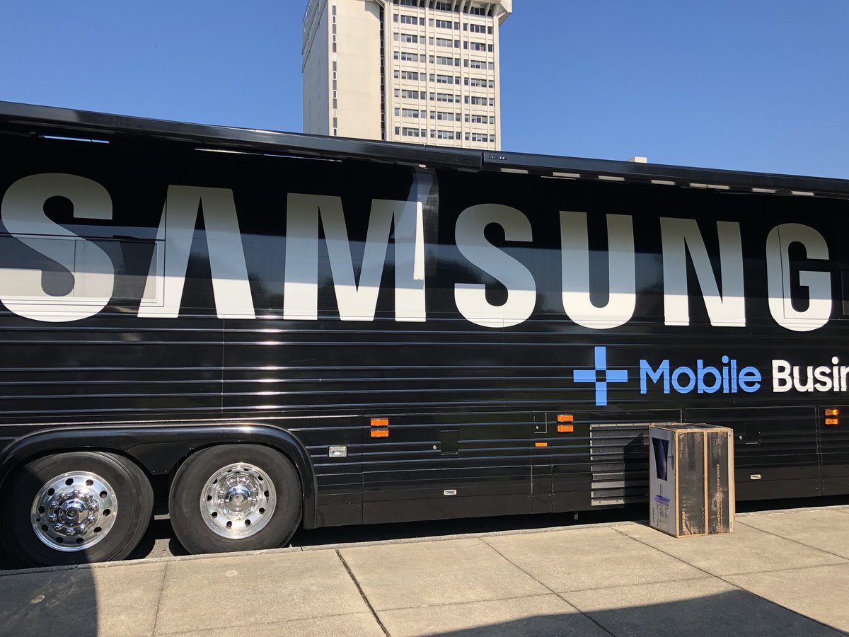 PlantationXing's tweet photo. Only thing hot than the temperature is the sales #OneFLA https://t.co/wJrL1em0Wd