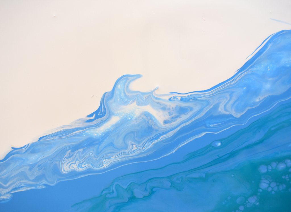 colorflowart's tweet photo. Sneak Peak of a new painting.  Made a bit of a wave! 
.
.
#art #artist #abstract #abstractart #fluidacrylic #painting #contemporaryart  #artoninstagram
#arizonaartist #artwork #customart #artforsale #abstractpainting #canvaspainting #colorflowcreations https://t.co/vxIy65uF6B