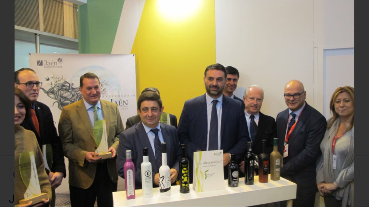 JaviFernandezHd's tweet photo. @JuanMa_Moreno le pido que se documente antes de atacar al turismo de Andalucía, creo que el compromiso de @AndaluciaJunta es claro con esas provincias al igual que con toda Andalucía. Para cualquier aclaración al respecto estoy a su disposición. https://t.co/K4igSNmGpm https://t.co/xD7tlQDWQg