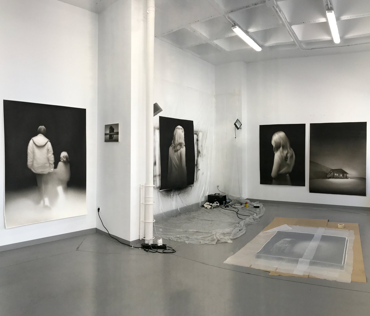 infohugoalonso's tweet photo. In the office #painting #contemporaryart #hugoalonso #studio #contemporarypainting  #art #artfair #atelier https://t.co/27uWIaWt0W