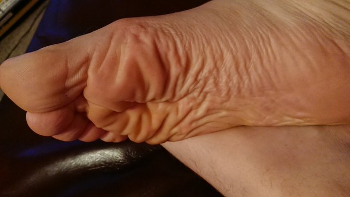 Who likes feet? #feet #footfetish #soles #toes https://t.co/u1QQhAMn5e<a href="/tag/feet"class="tags">#feet</a><a href="/tag/footfetish"class="tags">#footfetish</a><a href="/tag/soles"class="tags">#soles</a><a href="/tag/toes"class="tags">#toes</a>