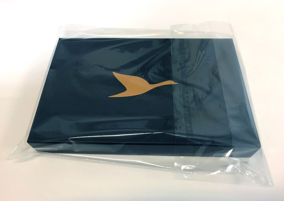 ThomasDornans1's tweet image. Another bespoke campaign produced to the highest standard. Like the look of these and want some for yourself contact: Ian@tdp-ltd.co.uk   #paperoverboard #bespokeboxes #fedrigoni #casebound