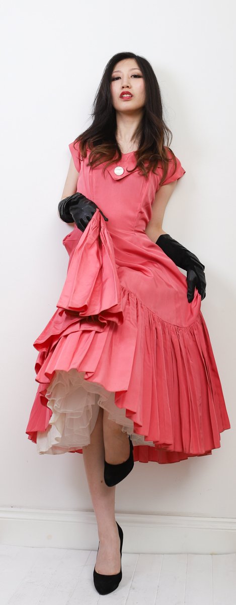 ZorikaZr's tweet photo. Some more pics from our shoot with German @macrotopic  studios #Fashion #model #AdaLam #LFW #London. Two shots of our jackets in #luxury fabrics &amp; also hats, one of our assymetric trilbies with Agnelle gloves, and one of a Norman Young #1950s original gown #vintage #retro #1940s https://t.co/edqBo11Uxo