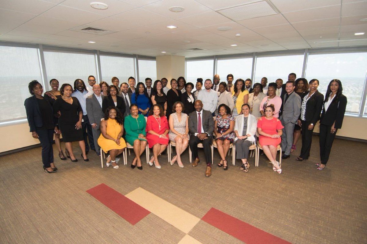 Are you are mid-level professional looking for a premier leadership development program? 
The 2019 Urban Leadership Forum Application is open and the next step in your career awaits!  
To learn more and apply follow the link: urbanleaguephila.org/what-we-do/car…