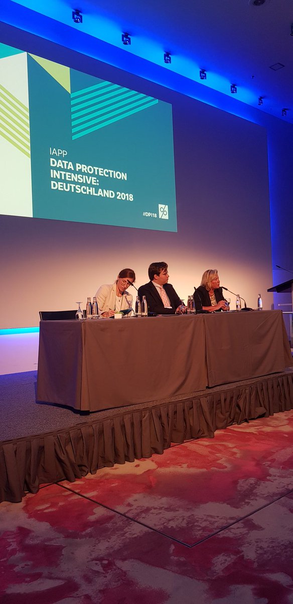 schultzemelling's tweet image. Niedersächsische Aufsicht zu ihrer Fragebogenaktion: "...wir empfehlen die Einführung eines Datenschutz- Managementsystems!" Wir auch! ;-) #DPI18