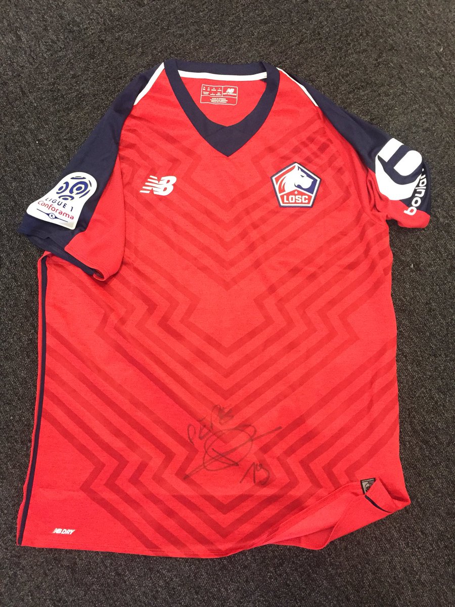 OLIVETALLARON's tweet photo. A l’occasion de #loscfn samedi 17h sur @canalplus , le @losclive vous fait gagner le maillot dédicacé de @NicolasPepe19 RT et FOLLOW pour tenter votre chance 😃⚽️ https://t.co/glgR949Y3y