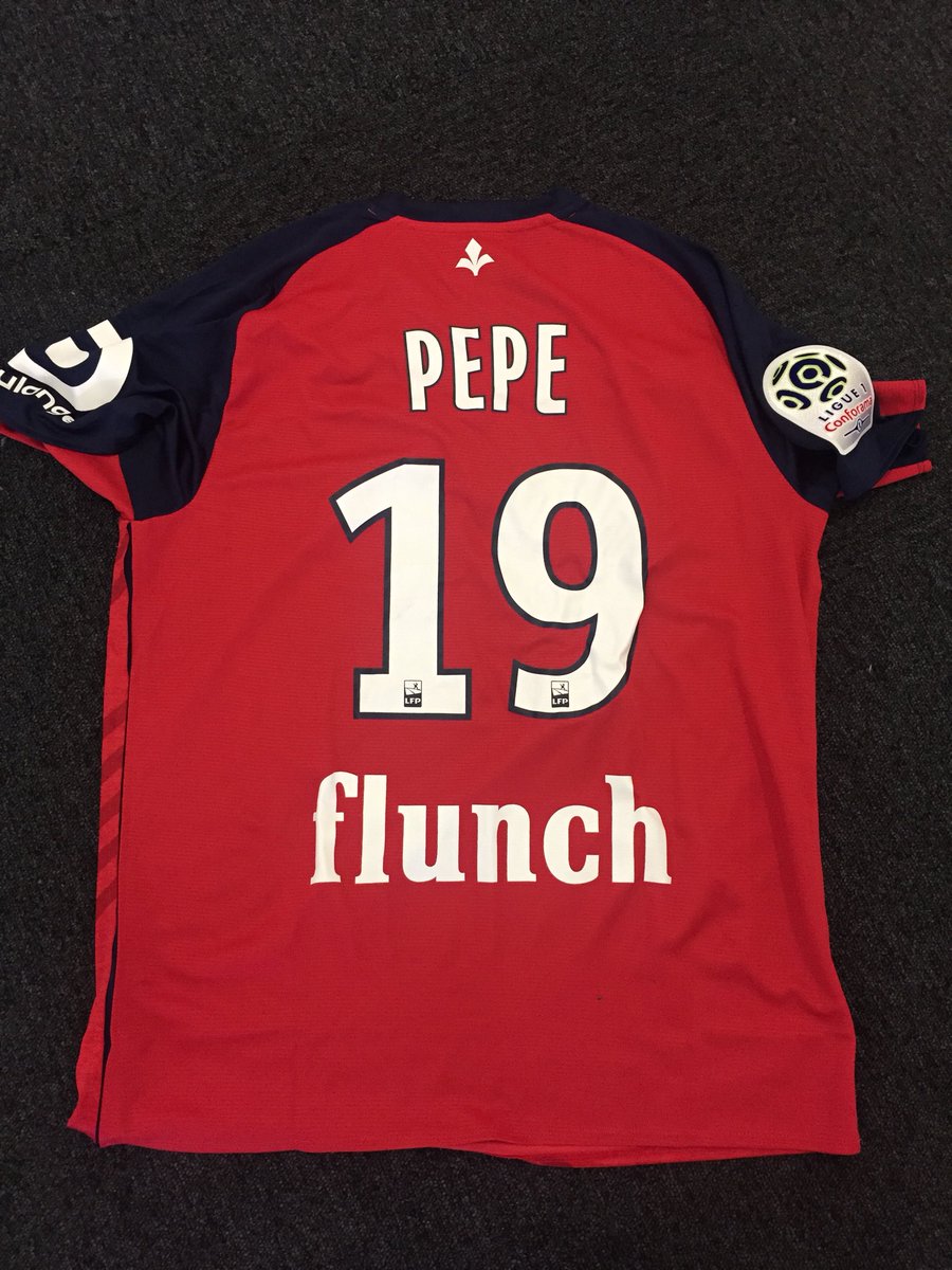 OLIVETALLARON's tweet photo. A l’occasion de #loscfn samedi 17h sur @canalplus , le @losclive vous fait gagner le maillot dédicacé de @NicolasPepe19 RT et FOLLOW pour tenter votre chance 😃⚽️ https://t.co/glgR949Y3y