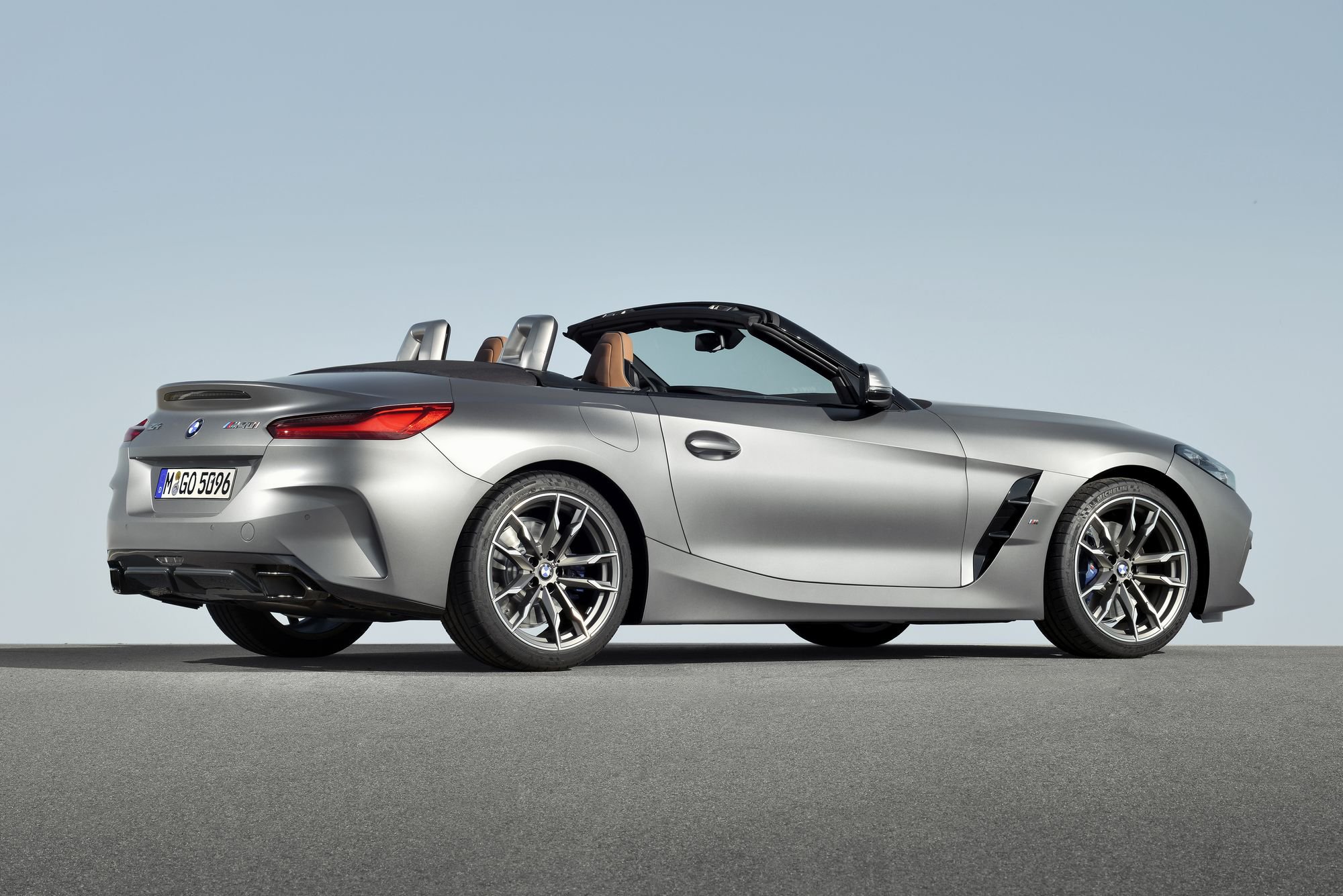 24wheel News V Twitter Bmw Z4 Variants Sdrivei Sdrive30i And M40i Together With M40i First Edition Completes Z4 Offering i Is Powered By 2 0 L 197 Hp 30i Is Powered By 2 0 L With
