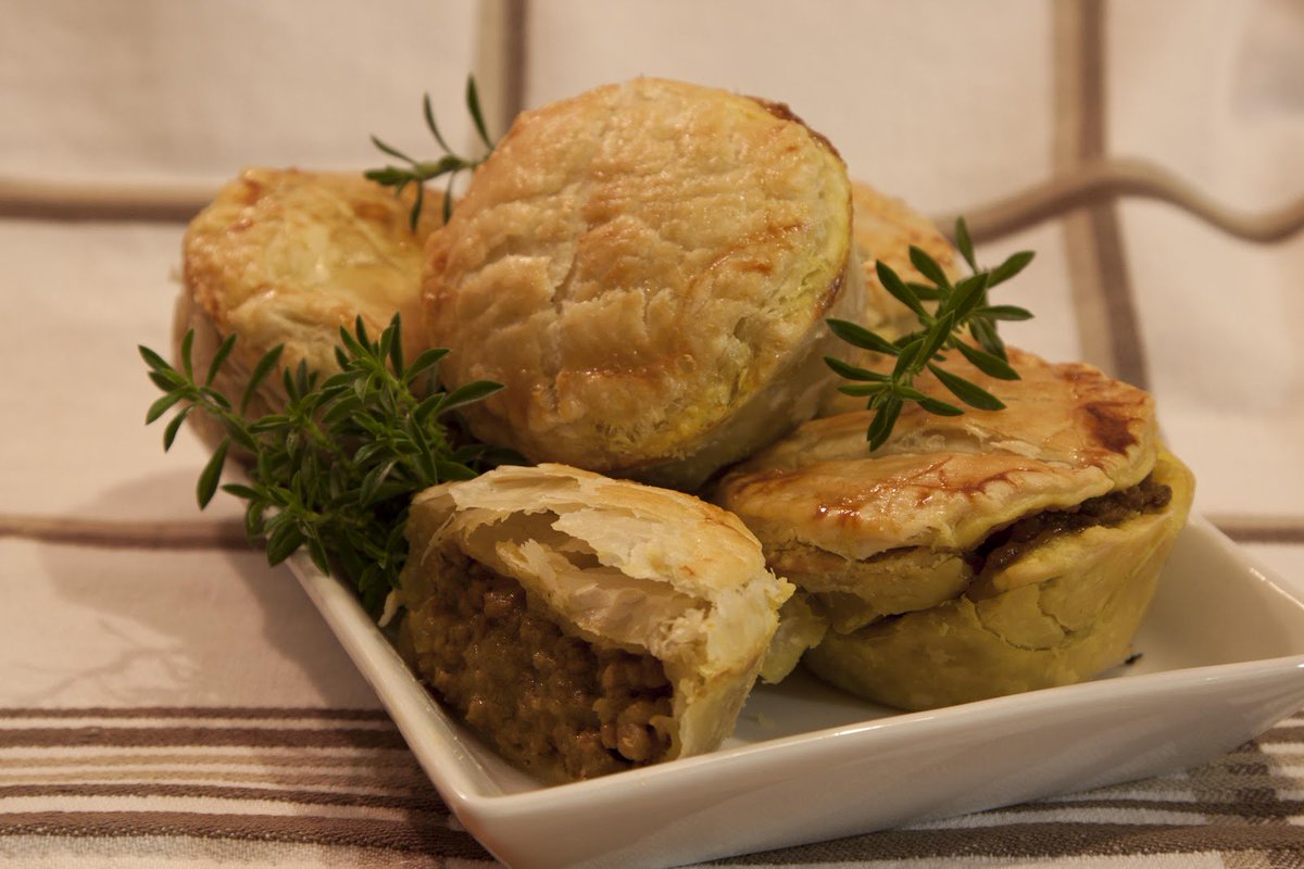 MorningShowSA's tweet photo. Our #ChefOfTheDay The Lazy Makoti (@thelazymakoti) is #TogetherWithRajah  and she’ll be making  mini traditional Bobotie pies served with Biltong and rocket salad. Tune in to @etv from 6AM - 8AM in the morning to learn how to make them too.
 #MorningShowSA #WhatsYourBreakfast https://t.co/gsLKRyNi1B