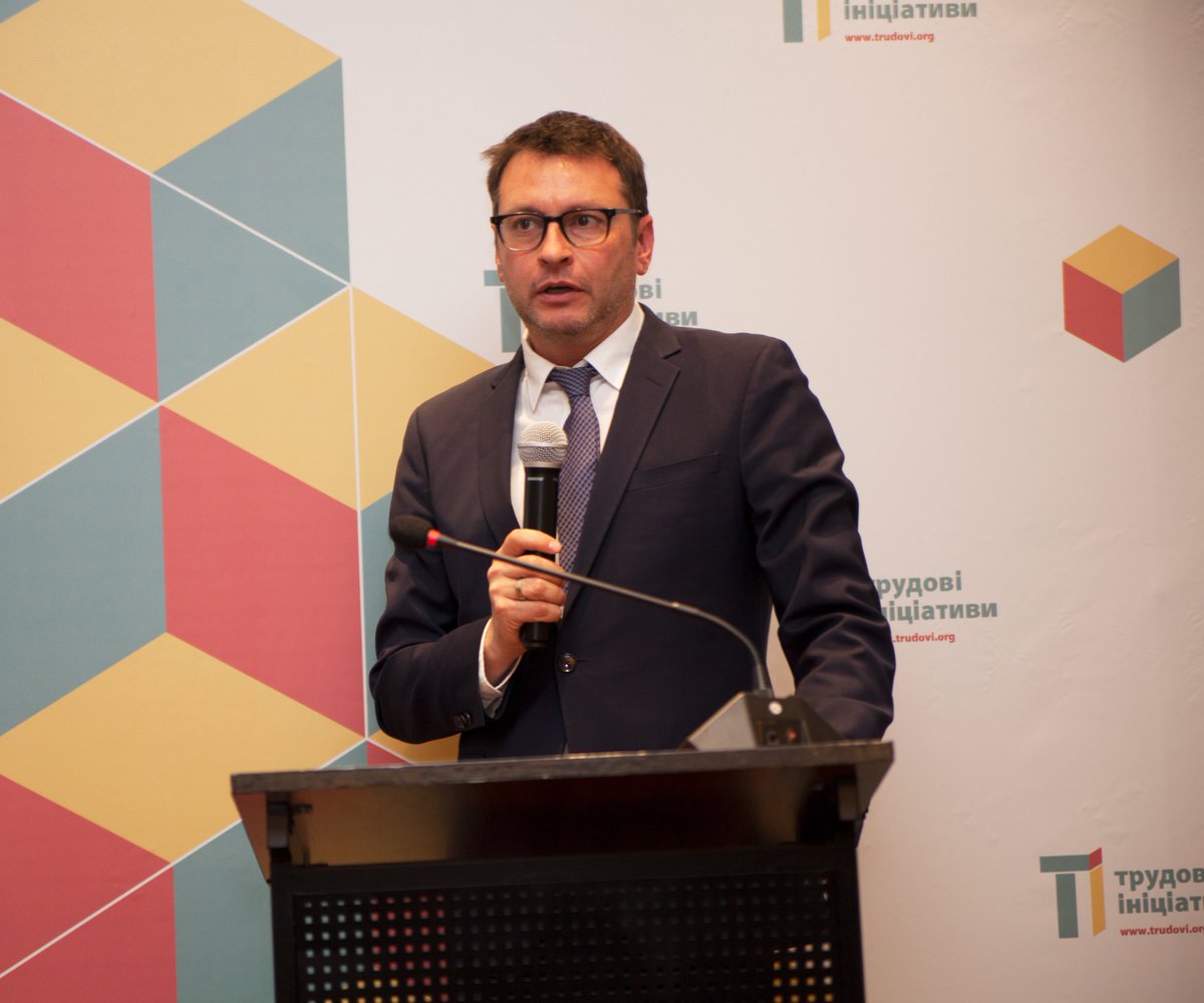 gotrudovi's tweet photo. Public accountability and anti-corruption work is about more than courts and laws, it's about moving power from elites to average people. It's about creating solidarity and democracy, power, at the local level. - Tristan Masat, @SolidarityCntr Country Program Director, #Ukraine https://t.co/wXZRTnGzLx