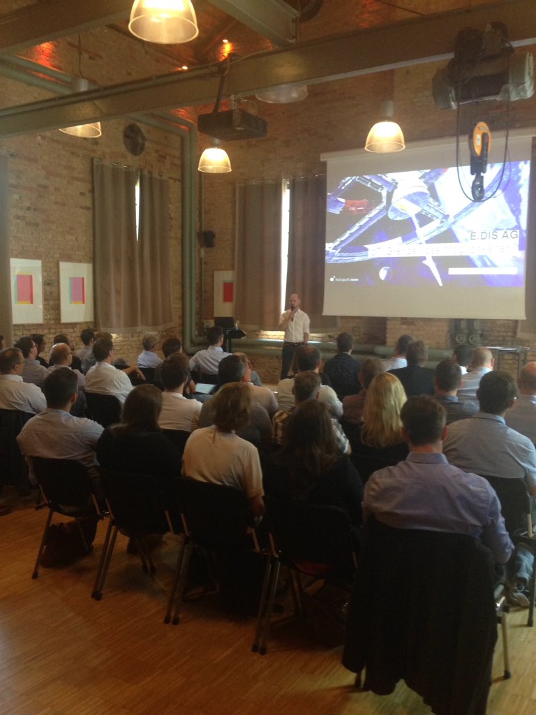 SvenInnoloft's tweet image. Nach der Werkstadt-Session eröffnet Hubraum Mitgründer Sebastian Vittko den offiziellen Teil der @EDIS_AG Startup Challenge powered by @energieloft. Gleich startet Vorstellung der Kooperationsideen @DEPsysDE @gridhound @innosepgmbh @prosumergy @powerfox_energy #othermo @KUGU_Home