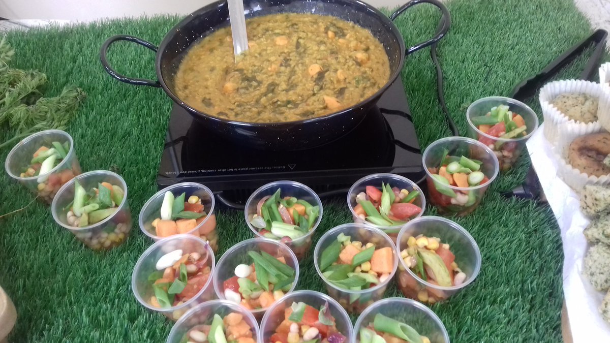 HopcroftJames's tweet photo. Vegan taster day for our students in Chatham 
@AlexYoungson1
@Someboysmum
@SamHowes10 https://t.co/Z6hPdrwhS9