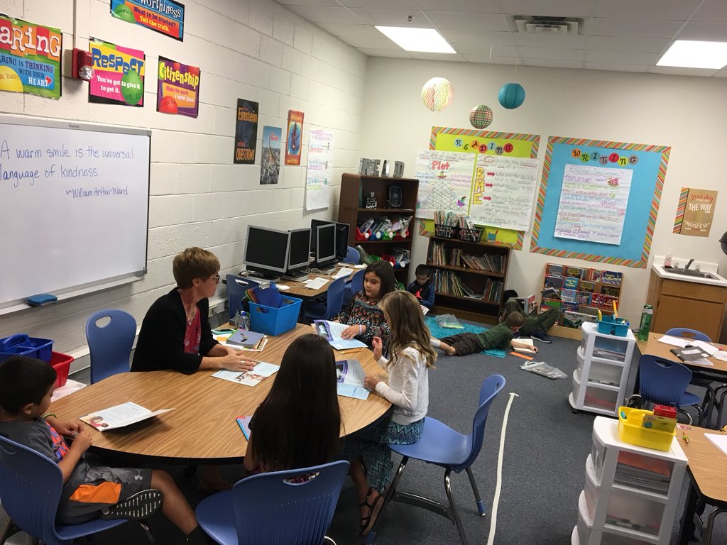hpineroEDU's tweet photo. I love seeing literacy stations up and running here in Mrs. Leifeste’s Room! @webbcubs #webbwows #misdliteracy https://t.co/mWFW07V44P