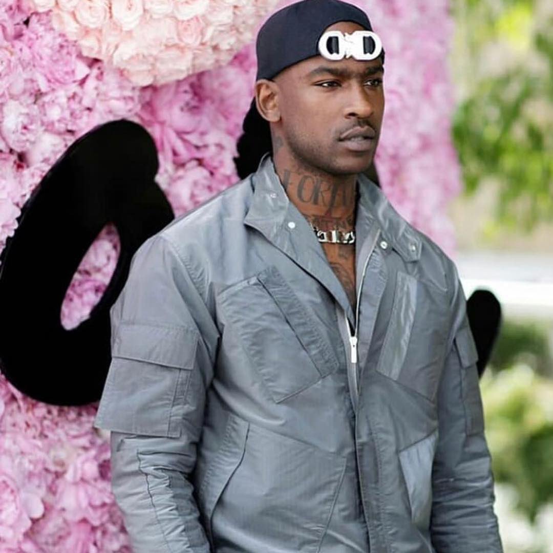 yabatechnow's tweet photo. Happy Birthday 🎊🎉🎈 
@Skepta https://t.co/qSnVK7AfNB