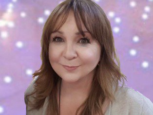 PsychicToday's tweet photo. What a fantastic afternoon on Psychic Today!  Right now is Anna Taylor followed by Kimmy at 2pm.  At 4pm Hands of an Angel takes over and leads us up to the evening show at 5.30pm #psychictoday #mysticcall #psychic #tarot #askapsychic #tv #skychannel560🔮 https://t.co/zNjPjfZSrI