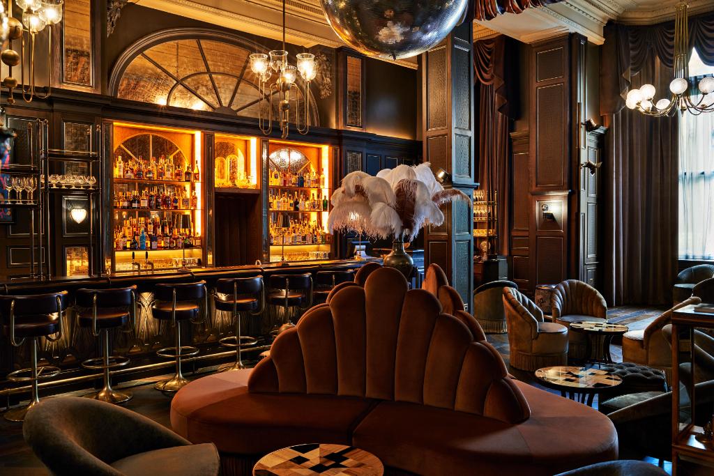 IHGCorporate's tweet photo. Unveiling our UK debut for @Kimpton: Kimpton Fitzroy London. Opening in late October 2018, this hotel stands for vision and craft, history and modernity, luxury and timelessness: https://t.co/egql81fwUe https://t.co/r9btyNfiBJ