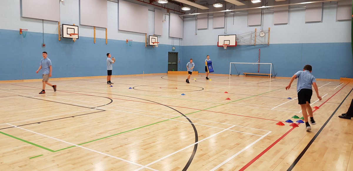 stcolumbaPEdept's tweet image. Rugby club today at lunch led by our sports leaders. #fastfeet #dodging #reactions @_stcolumba