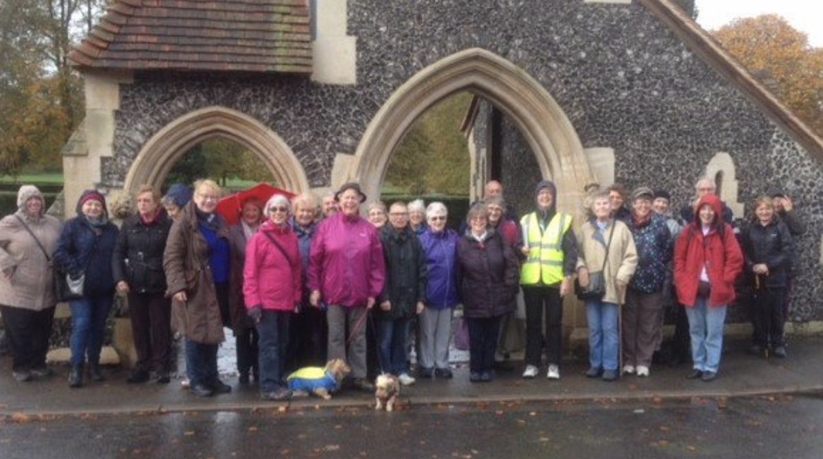 SuttonCouncil's tweet photo. Enjoy walking and socialising? Then Melanie's Walks by @MelanieNunzet are perfect for you! Meet outside St. Mary's Church (SM6 7NJ) in @beddington_park 10am each Friday and enjoy a beautiful hour long walk around the park and surrounding areas πΆββοΈπΆββοΈπΌ#TakePartTakePride https://t.co/BQ2xYbf5fc