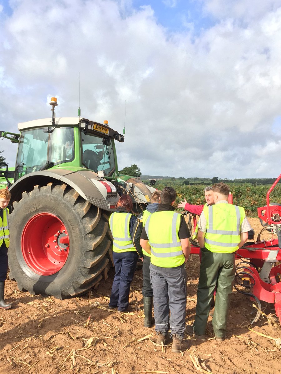 A #fantastic few hours spent with L1 #agriculture #students <a href="/BictonCollege/">Bicton College</a> and our local #contractor discussing #machinery #cultivation #farmsafety <a href="/yellowwelliesuk/">Farm Safety Foundation</a> <a href="/WMNFarming/">WMN Farming</a> <a href="/Fendt_UKIreland/">Fendt UK & Ireland</a> <a href="/vaderstad/">Väderstad</a>