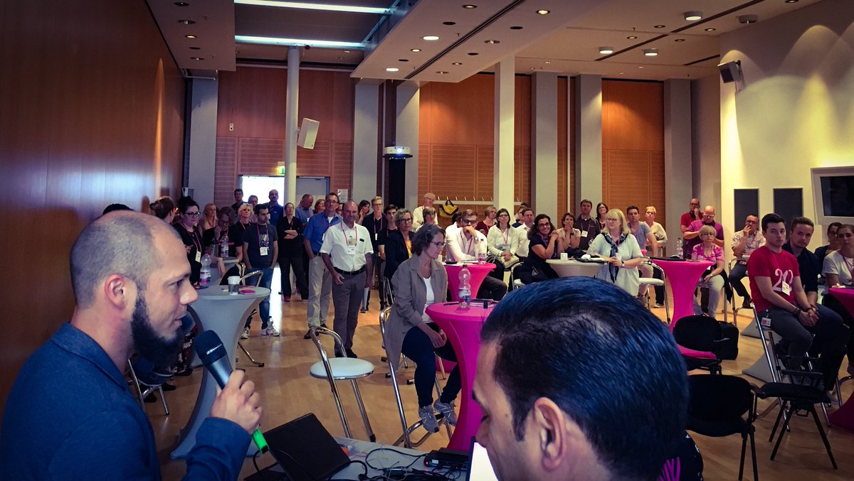 Alexander Luyken tweet media