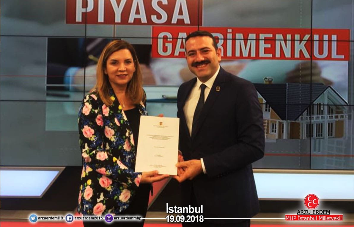 Altın Emlak Genel Müdürü Sayın Mustafa Hakan Özemlacıklı'ya vermiş oldukları nazik hediyeleri için teşekkür ediyor, tüm emlak sektöründe çalışan, emek veren kardeşlerimize saygı ve selamlarımı iletiyorum.