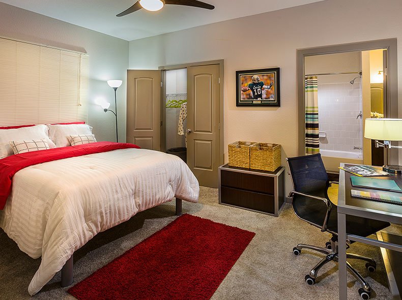 bearcribs's tweet photo. The View offers unparalleled quality, amenities for your enjoyment and peace of mind. Located a short two block walk from the Baylor Campus!

https://t.co/uakLuHnVeo https://t.co/ZjjXqKJXJt