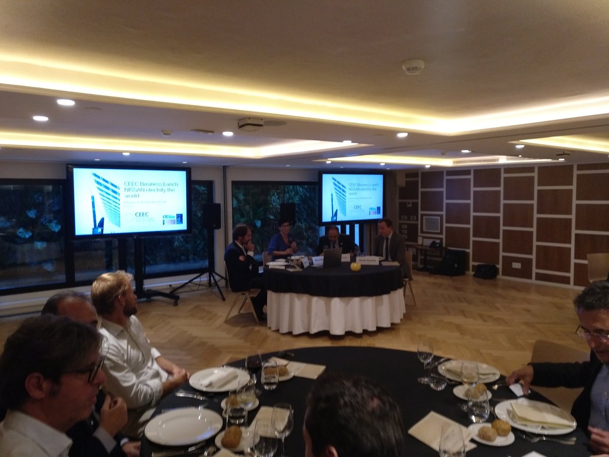 clusterEE's tweet photo. Donem el tret de sortida al CEEC Business Lunch! Amb @NissanEV_ESP #EV #V2Grid #mobilitatelectrica https://t.co/1w9EYU7U85
