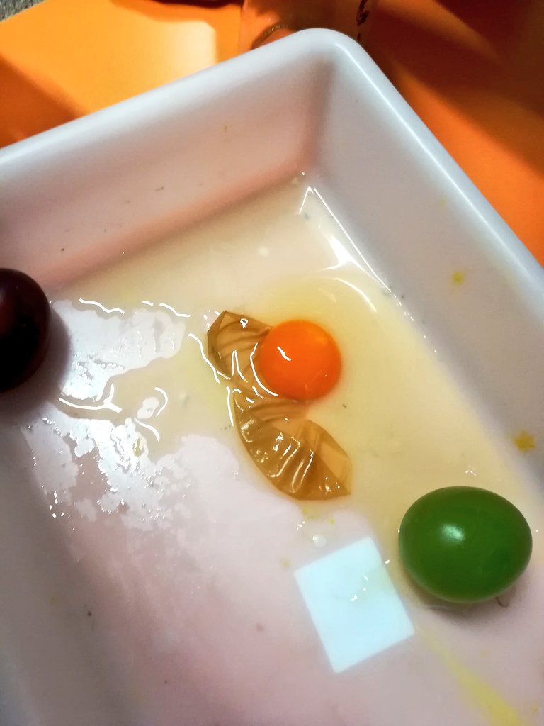 SmartenglishCLS's tweet photo. More experimenting and learning English! Bouncy eggs.. what fun! #inglés #happychildren #happyteachers #TEFL #science #creativeenglish https://t.co/ntKR3KglTz