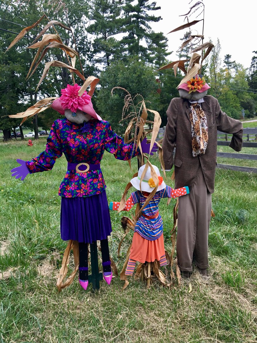 Shelburne VT is decked out for the fall season with these fun characters all over town. I always look forward to this time of year.  Thank you, Shelburne! #fallinvermont #shelburnevt