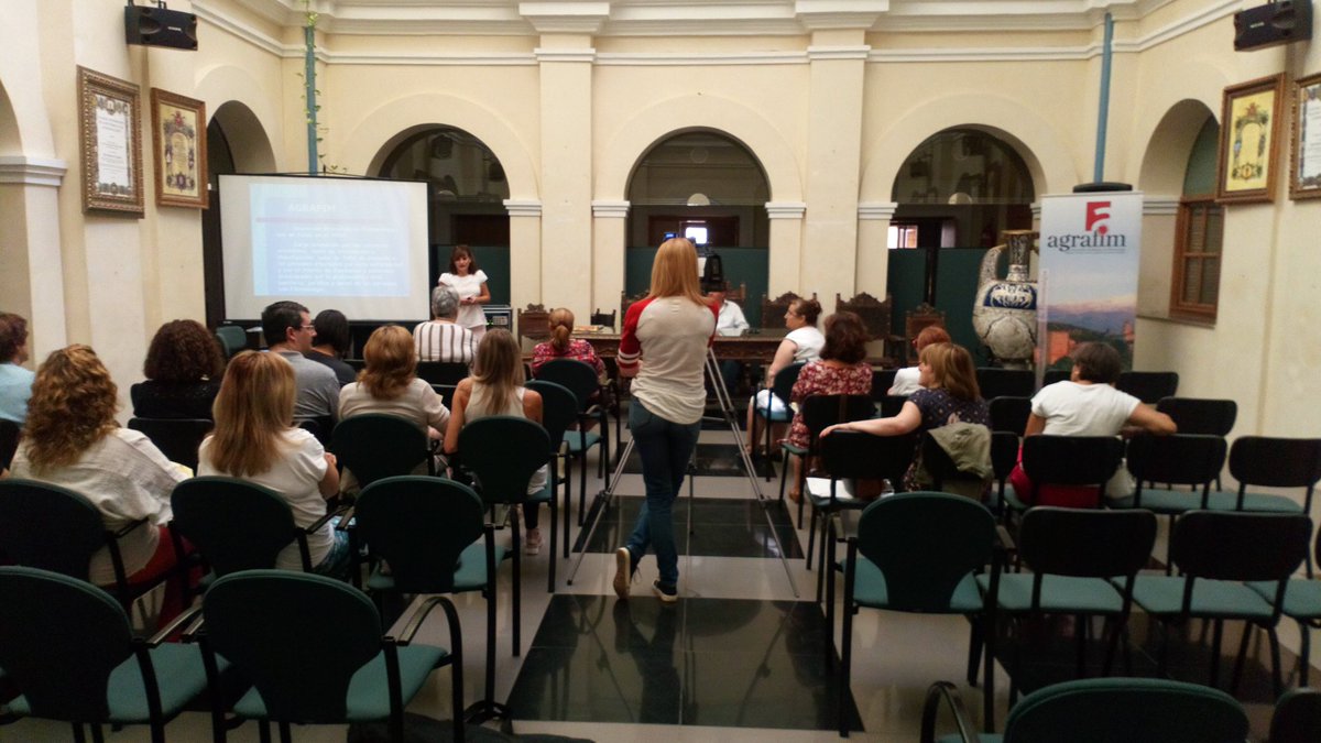 SaludNordesteGr's tweet photo. La Asociación #Agrafim se ha dado a conocer  a familiares y afectados de Fibromialgia de la comarca de #guadix. El próximo paso 📌crear una delegación en Guadix para acercar sus recursos. 
 @AytoGuadix #participaciónciudadana @SaludNordesteGr https://t.co/mCQdW2AsFN