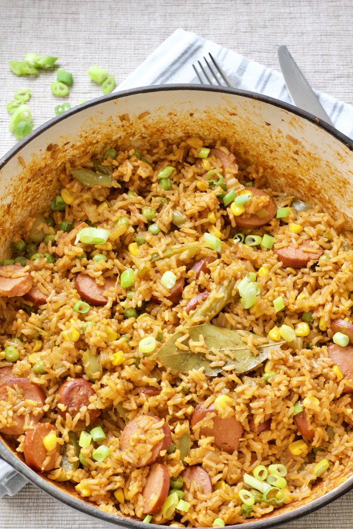 Stuck for quick dinner ideas? Try this delicious, filling and perfect for midweek supper One Pot Smoked Sausage Jambalaya! Full of veg and wholesome goodness on your table in under an hour! #NationalRiceWeek
Get recipe here => bit.ly/2Q3fsuu