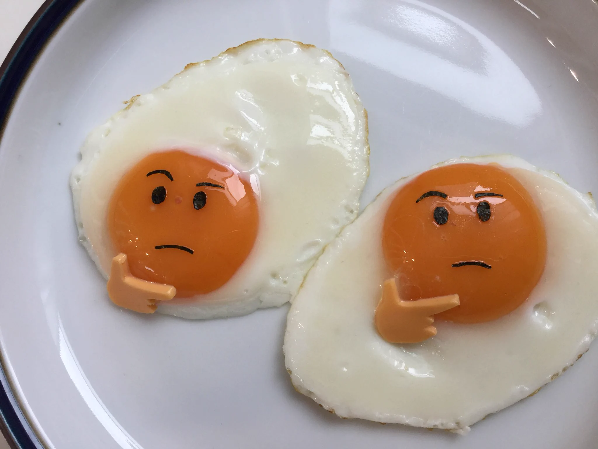 食べるのがもったいない！目玉焼きアート！