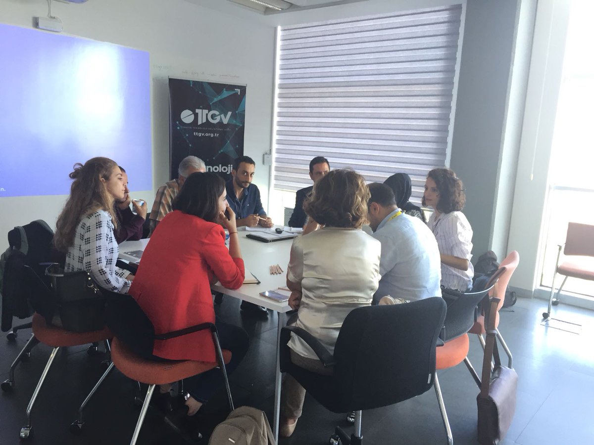 Tdebproject's tweet photo. Health &amp; Life Sciences roundtable discussions @T_T_G_V https://t.co/HfHD4U7blY