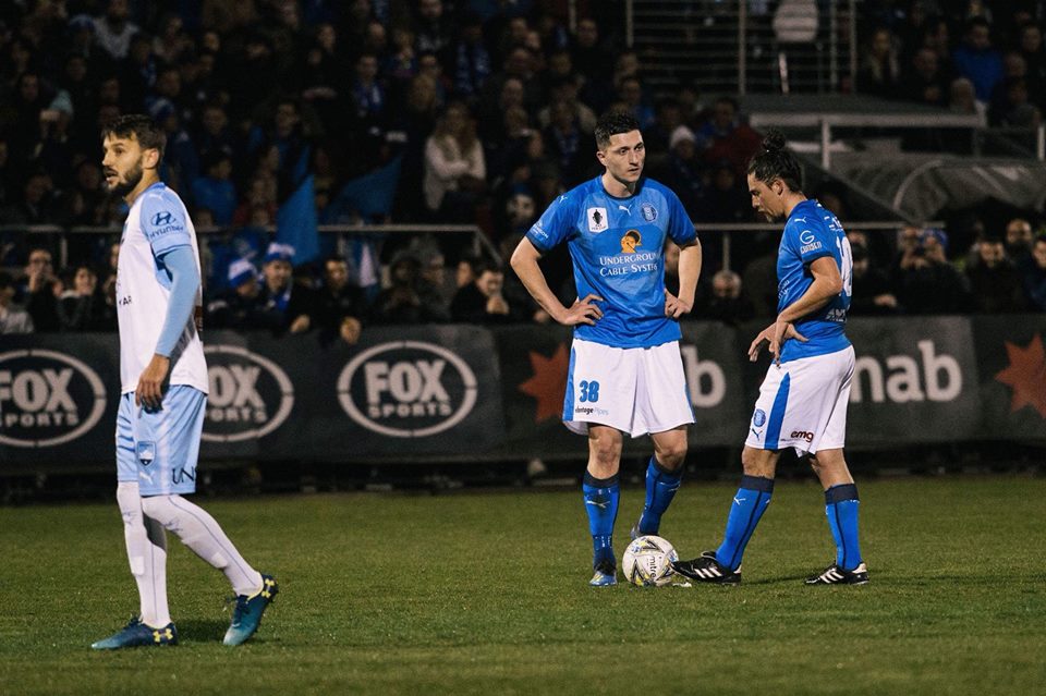 FutbolistasAXEM's tweet photo. #Australia #FFACup 🇦🇺🏆 #Avondale cayó 4-2 ante Sydney y le dijo adiós a la copa. Digna participación del equipo de @GermanoJonatan, titular hoy, que caía 2-0, lo empató 2-2 pero perdió en la prórroga 4-2. https://t.co/5sQdRbbMfc