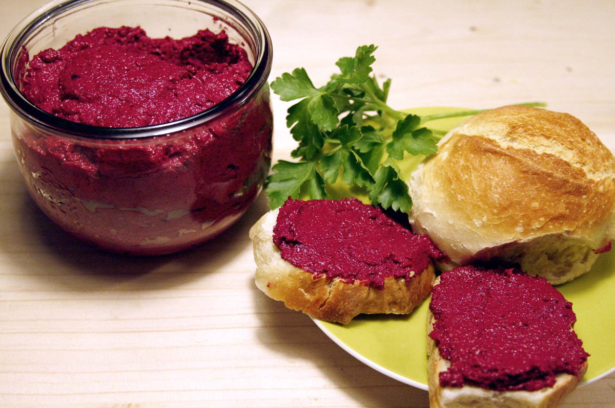 #CO2neutral &amp; #lecker unser #Bio Rote Bete - Aufstrich mit Meerrettich mit Rote Bete aus #Tonndorf bei #Erfurt. Das Feld nur dem Pferd bearbeitet und #handgemacht für Euch in Glas.