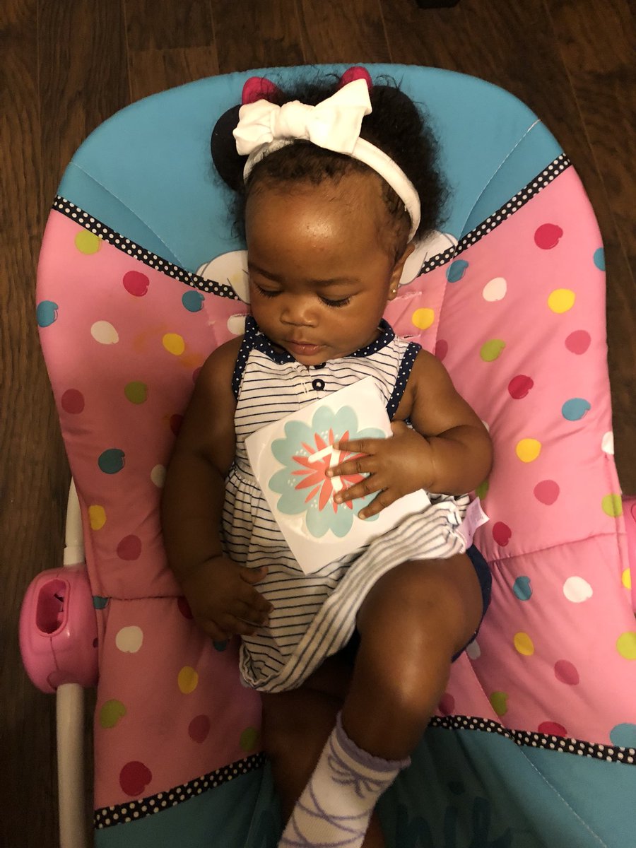 Jus_Peachy91's tweet image. She wasn’t feeling the mini photo shoot this morning but my baby is 7 months today 😭😭 I’m not ready for my baby to grow up #ModelInTheMaking #MadisynNoelle