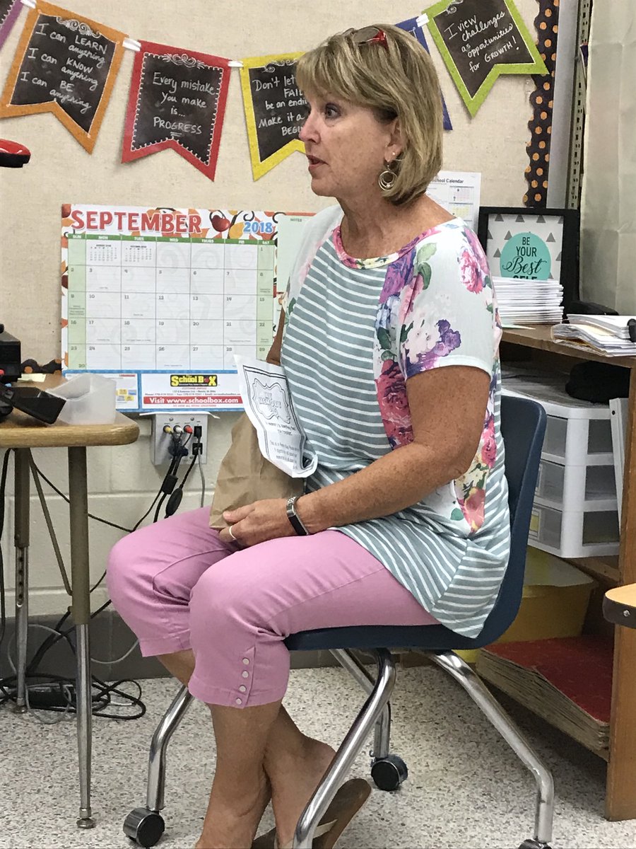 tinapattersonpa's tweet photo. Mrs. Keeley is sharing her memory bag for morning meeting. Thank you for sharing! https://t.co/6a4PJokrpx