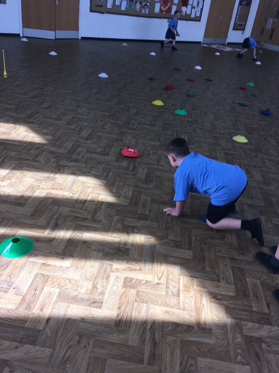 recepredgate's tweet photo. A spot of kurling this afternoon in PE #phyiscaleducation #fun #PE #kurling https://t.co/UcVNgcjFSB