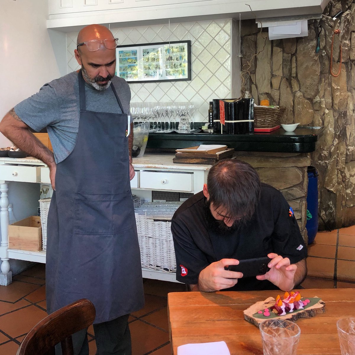 Bahia_Taberna's tweet photo. Dessert(ando) comino soon by #matecocido #newdessert 
#comingsoon #good #ñamñam #delish #ventepaaca #pruebalo #takingpictures #takingpics #cool #bjsrestaurant #madrid https://t.co/cWzdL1suS1