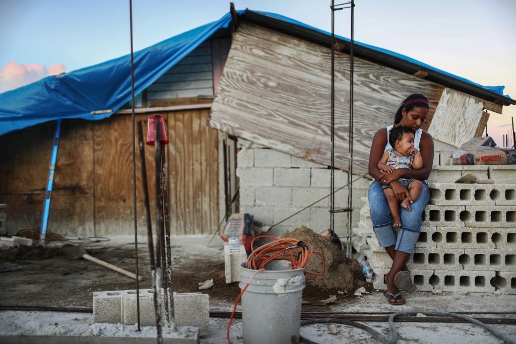 amnestyusa's tweet photo. The confirmed death toll of Hurricane Maria is 2,975. 

Demand federal and local authorities to launch an unbiased and independent investigation on the management of resources now! https://t.co/wt3Efp1OGk #StandWithPuertoRico https://t.co/O8Tu7g2tAb