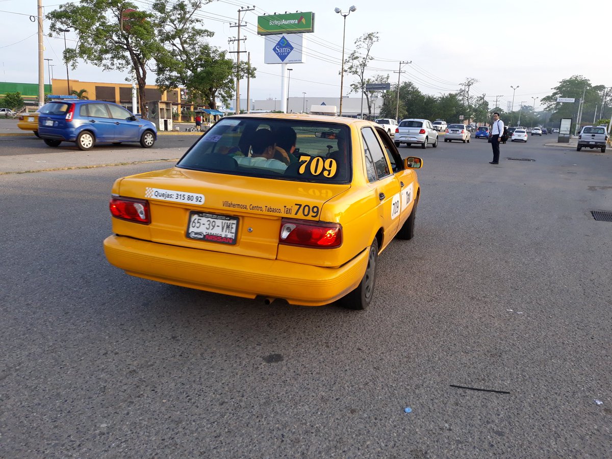 PrixHerrera's tweet photo. Hoy abordamos un taxi en el sitio de las Mercedes, y este taxista recogió pasaje pero ellos saben la ruta q se sigue, al final no quiso seguir la ruta y embarazada me dejó del otro lado donde no era. No lo aborden por Prepotente...x eso todos los demás taxistas quedan mal https://t.co/suQi5jmIJ2